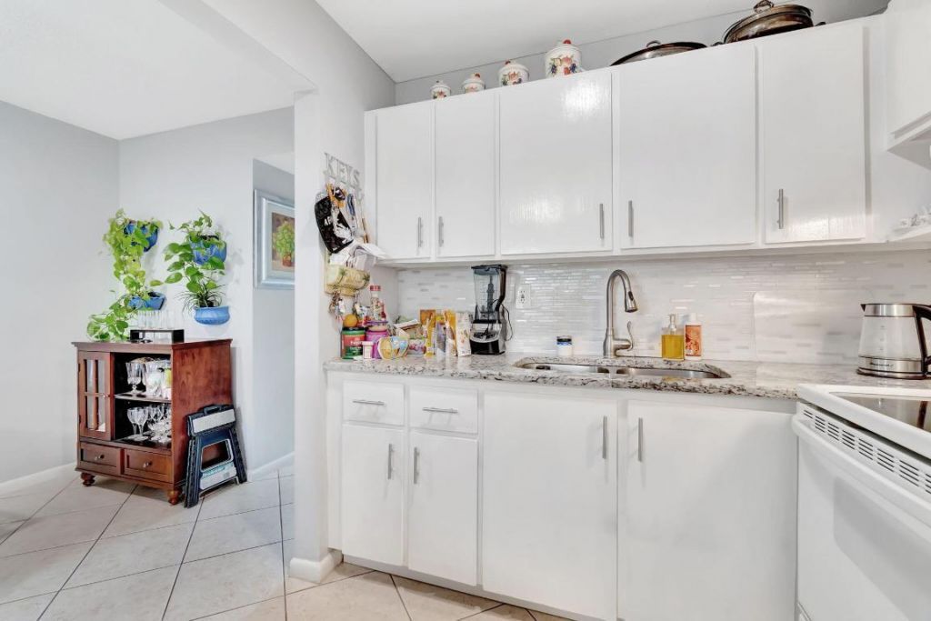 46 Andover B, West Palm Beach, FL 33417 Photo