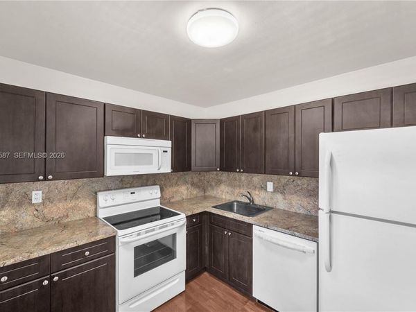 7820 Camino Real, Unit J316, Miami, FL 33143