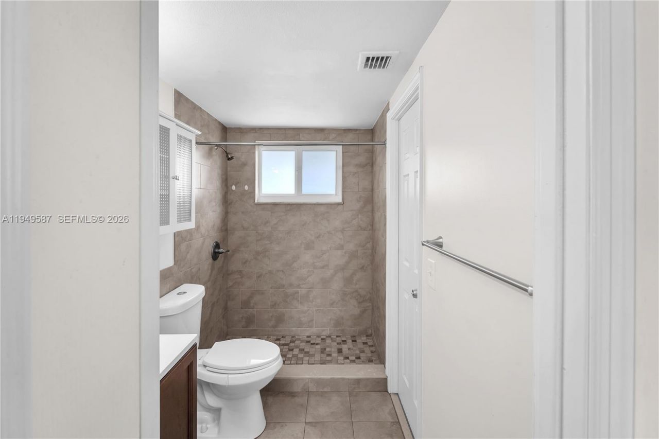 7820 Camino Real, Unit J316, Miami, FL 33143 Photo