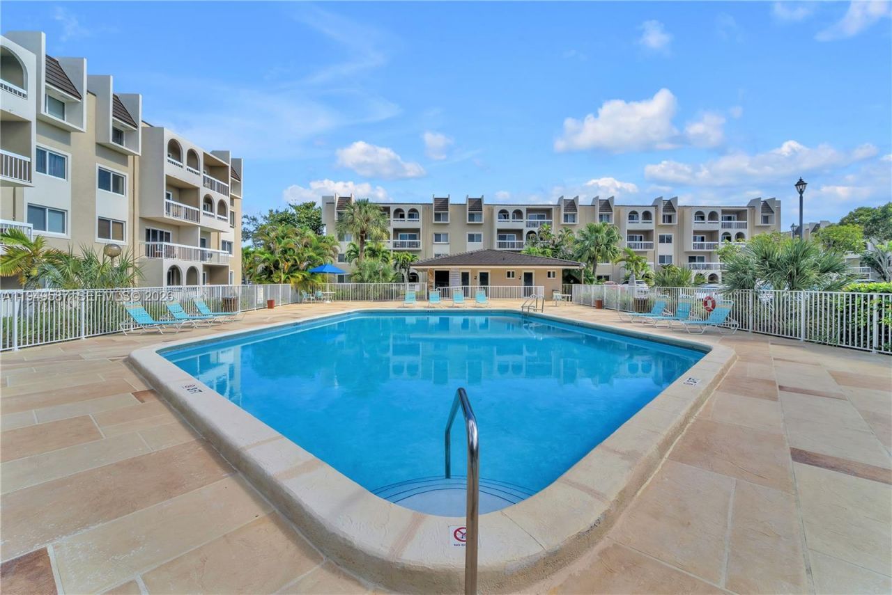 7820 Camino Real, Unit J316, Miami, FL 33143 Photo