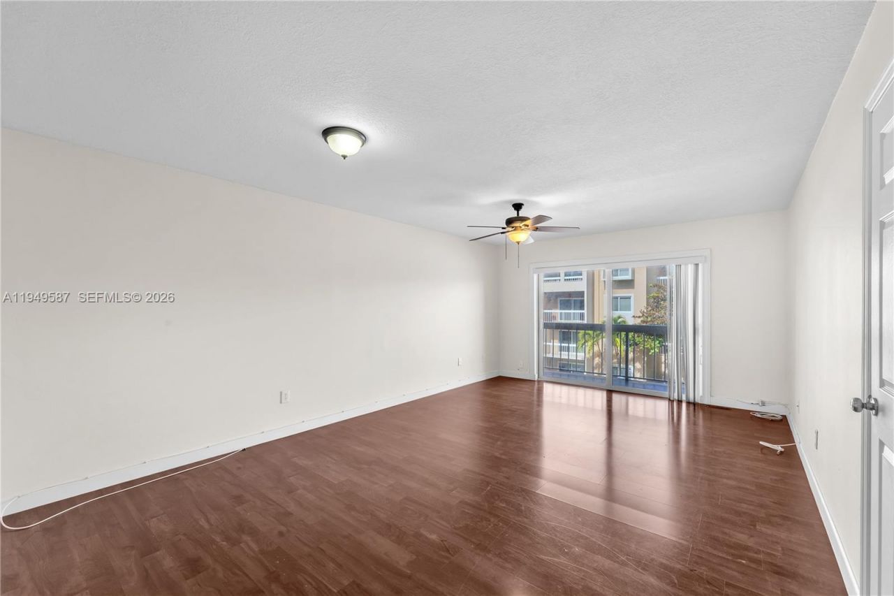 7820 Camino Real, Unit J316, Miami, FL 33143 Photo