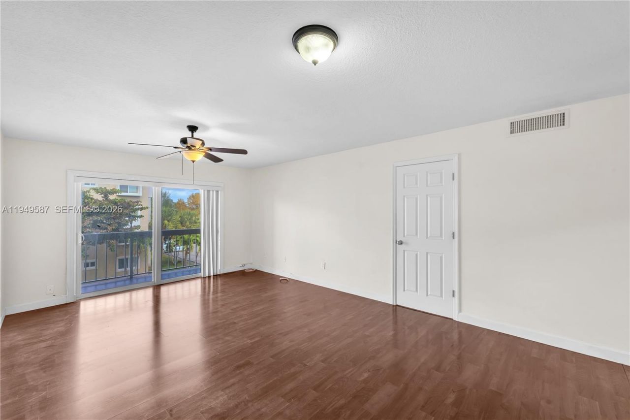 7820 Camino Real, Unit J316, Miami, FL 33143 Photo