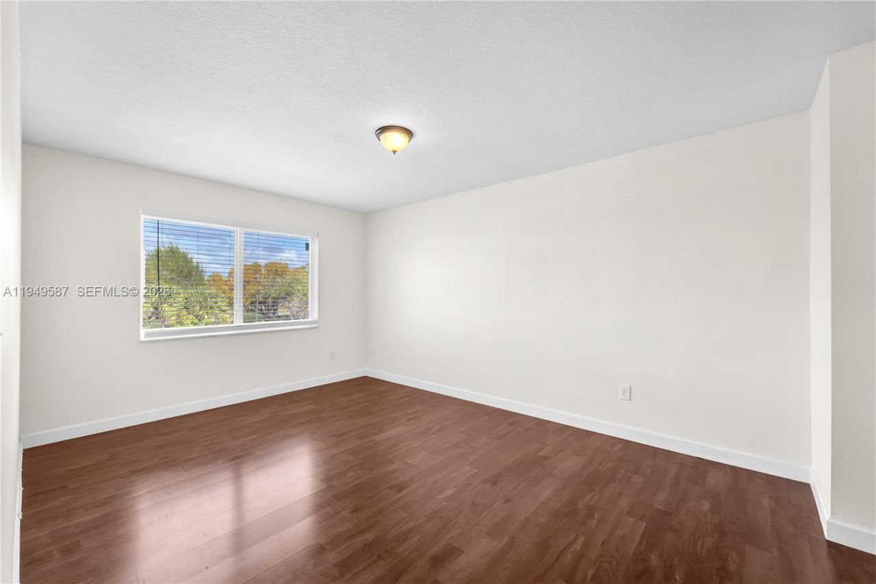 7820 Camino Real, Unit J316, Miami, FL 33143 Photo