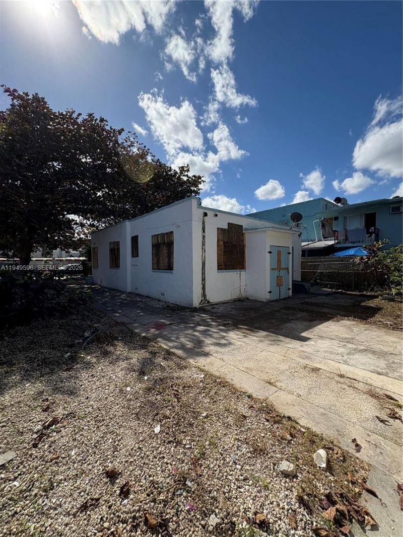 2341 SW 9th St, Miami, FL 33135 Photo