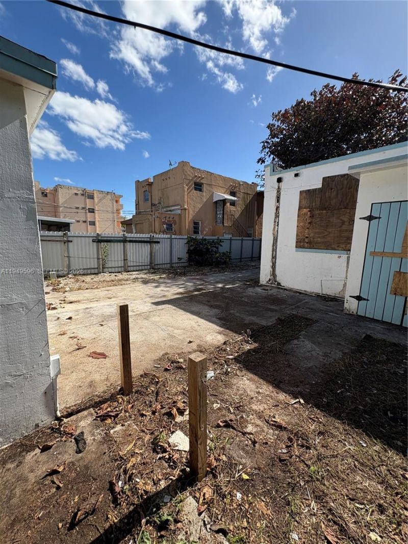 2341 SW 9th St, Miami, FL 33135 Photo