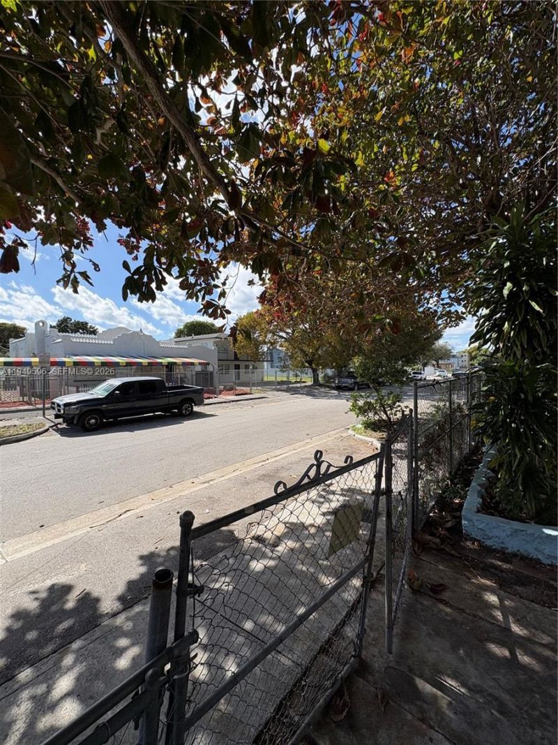 2341 SW 9th St, Miami, FL 33135 Photo