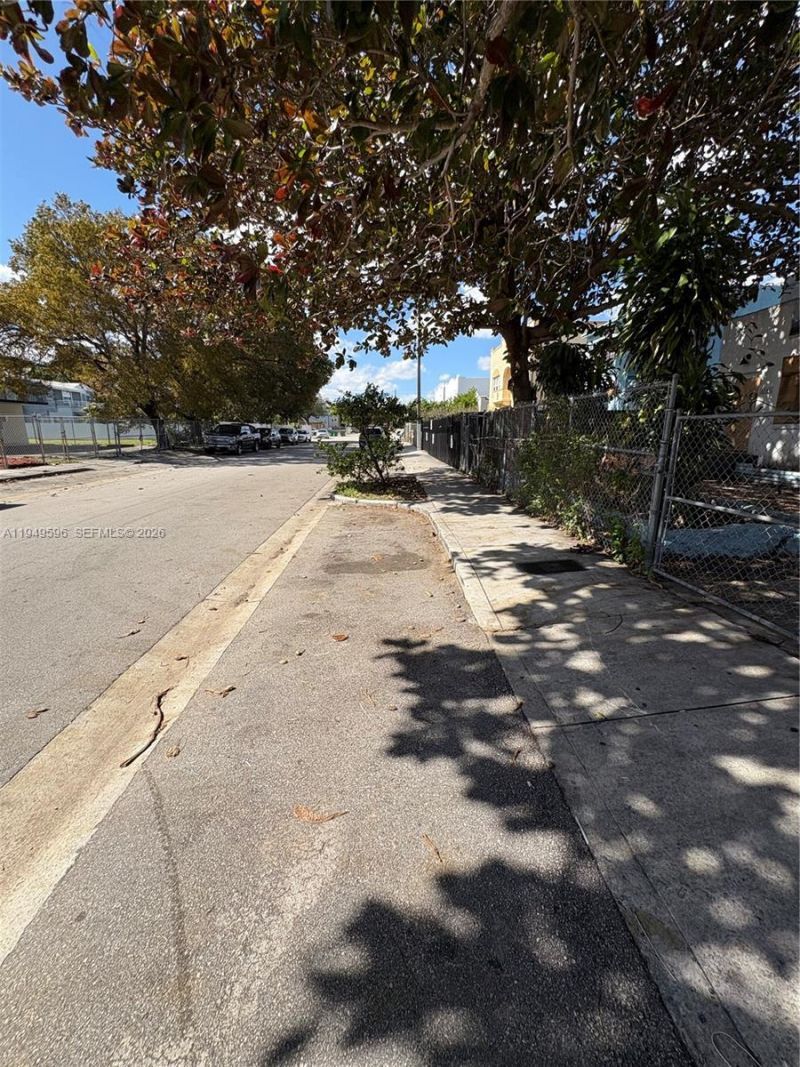 2341 SW 9th St, Miami, FL 33135 Photo