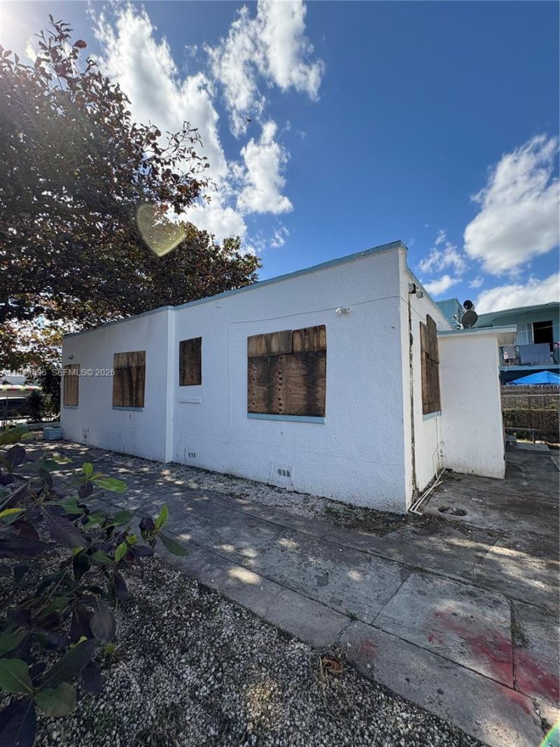 2341 SW 9th St, Miami, FL 33135 Photo
