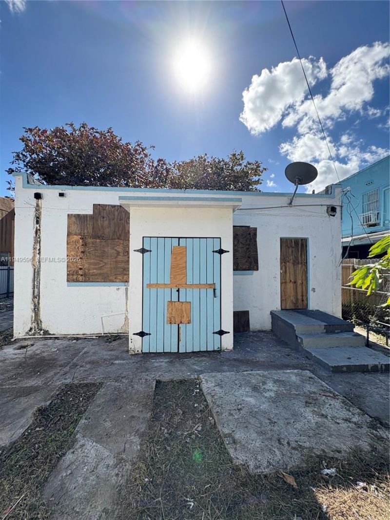2341 SW 9th St, Miami, FL 33135 Photo