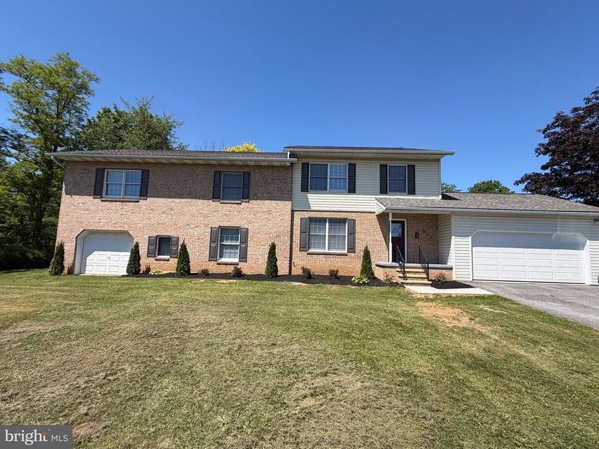 805 Antrim Lane, Greencastle, PA 17225 Main Photo
