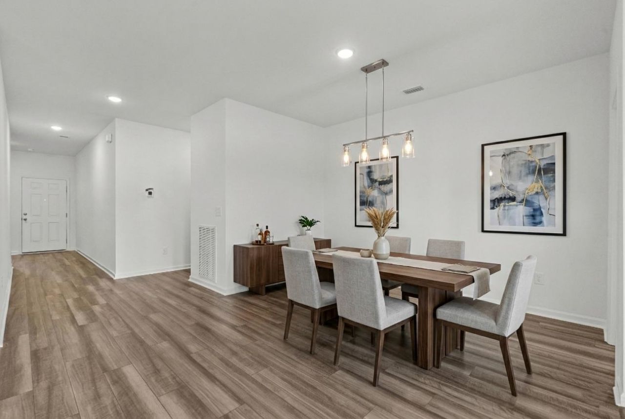 348 Azimuth Dr Photo 10