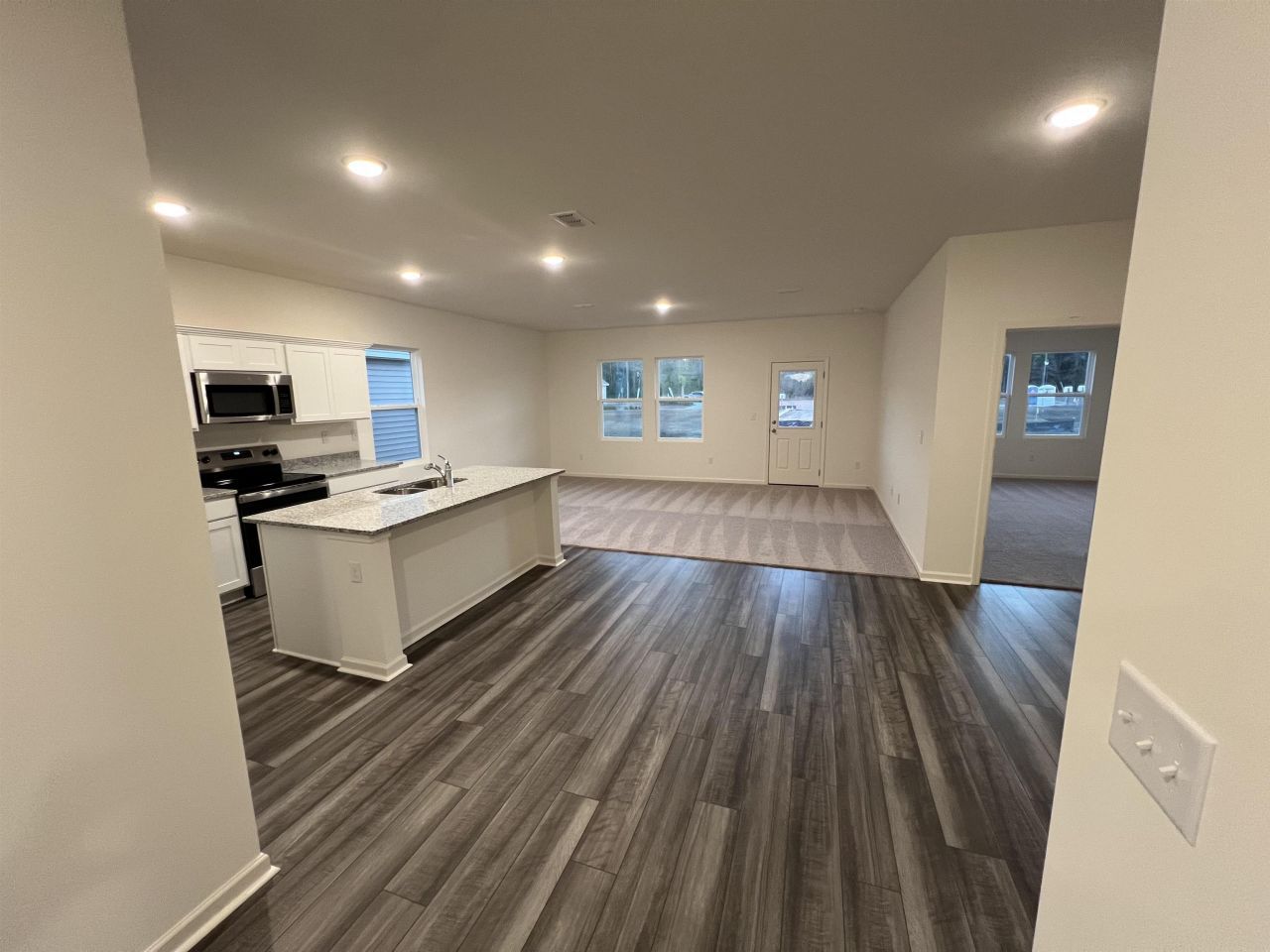 348 Azimuth Dr Photo 5