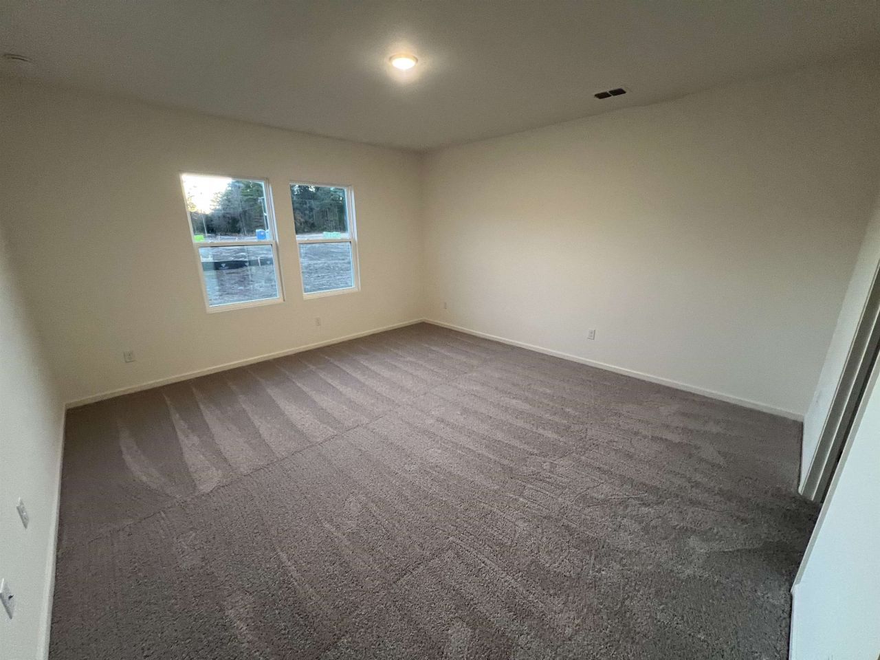 348 Azimuth Dr Photo 8