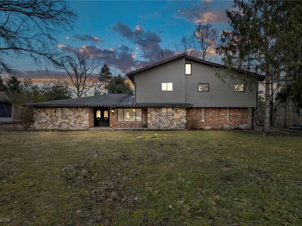 17937 Kingswood Drive, Chagrin Falls, OH 44023