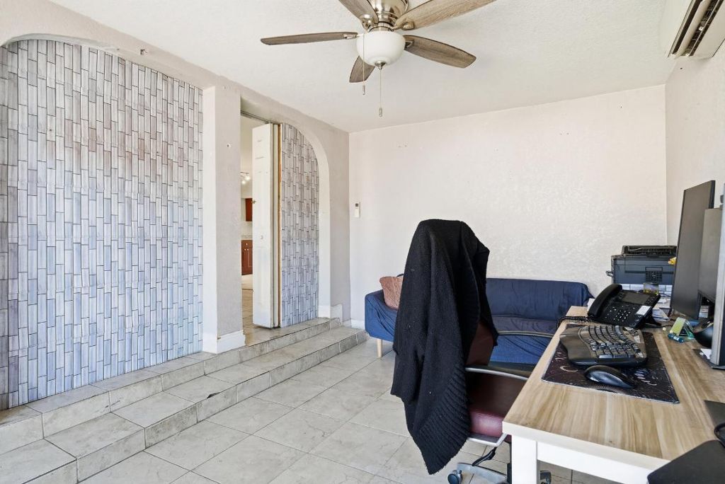 333 Mid Pines Road, Palm Springs, FL 33461 Photo