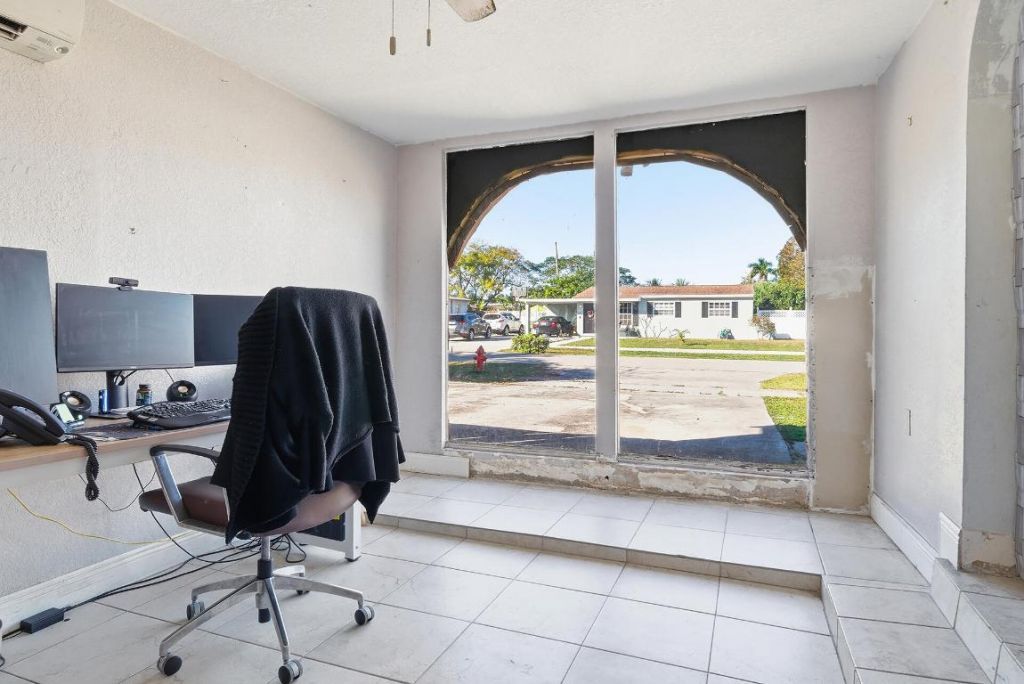 333 Mid Pines Road, Palm Springs, FL 33461 Photo