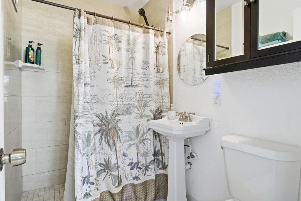 333 Mid Pines Road, Palm Springs, FL 33461 Photo