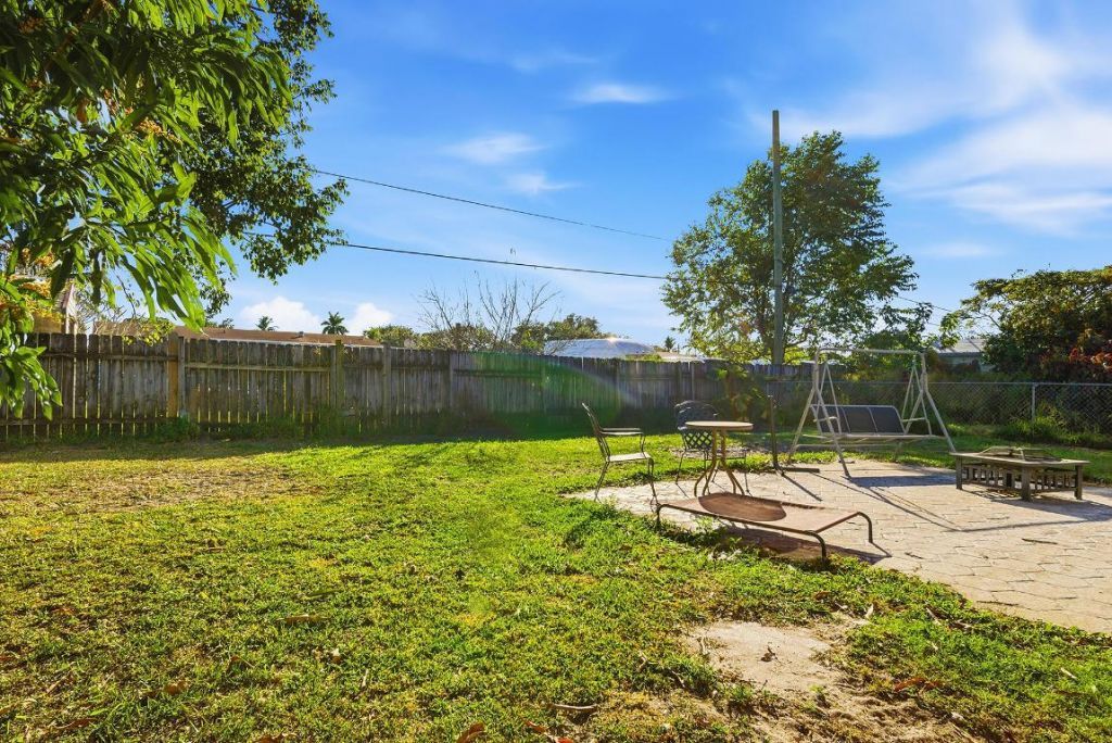 333 Mid Pines Road, Palm Springs, FL 33461 Photo