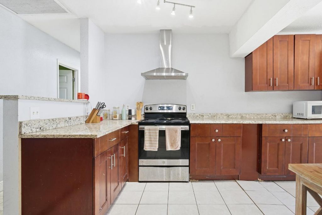 333 Mid Pines Road, Palm Springs, FL 33461 Photo