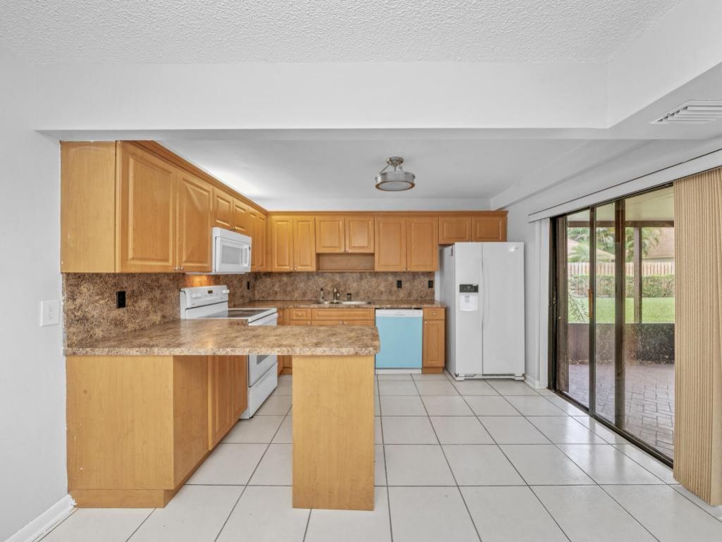 730 NW 27th Avenue, Unit Apt A, Delray Beach, FL 33445 Photo
