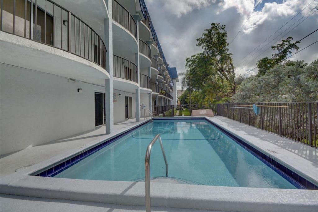 3909 N Ocean Blvd, Unit 108, Fort Lauderdale, FL 33308 Photo