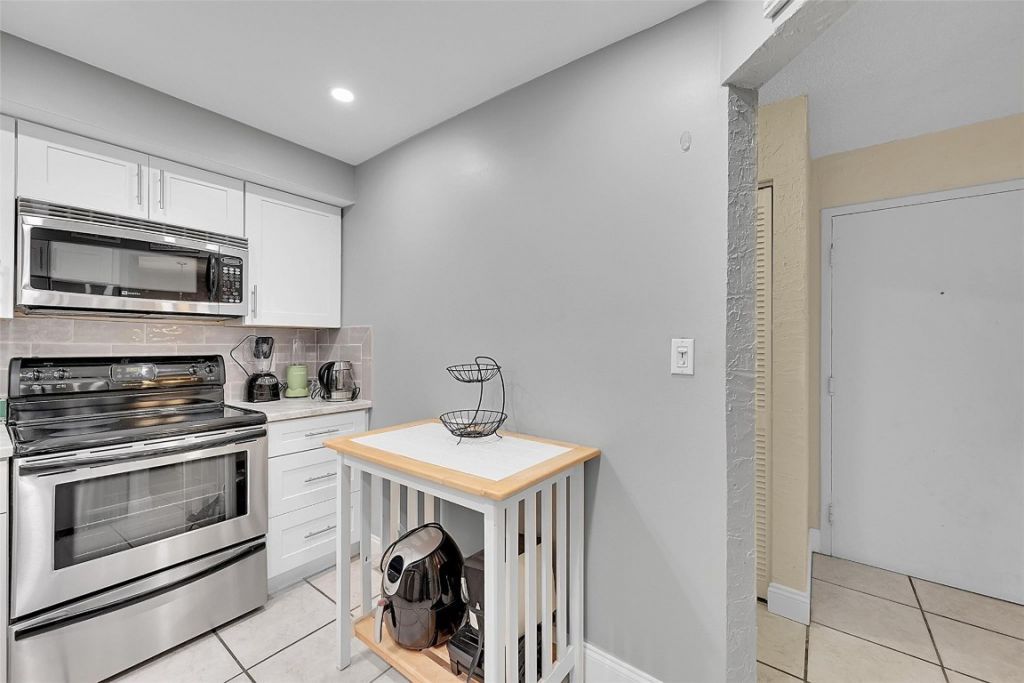 3909 N Ocean Blvd, Unit 108, Fort Lauderdale, FL 33308 Photo