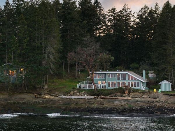 281 Bellhouse Rd, Galiano Island, BC V0N 1P0