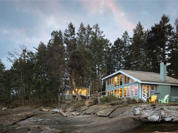 281 Bellhouse Rd, Galiano Island, BC V0N 1P0