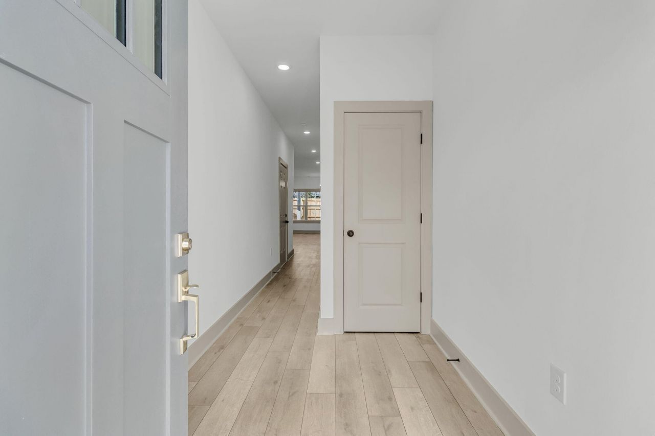 4007 Gravely Avenue Photo 8