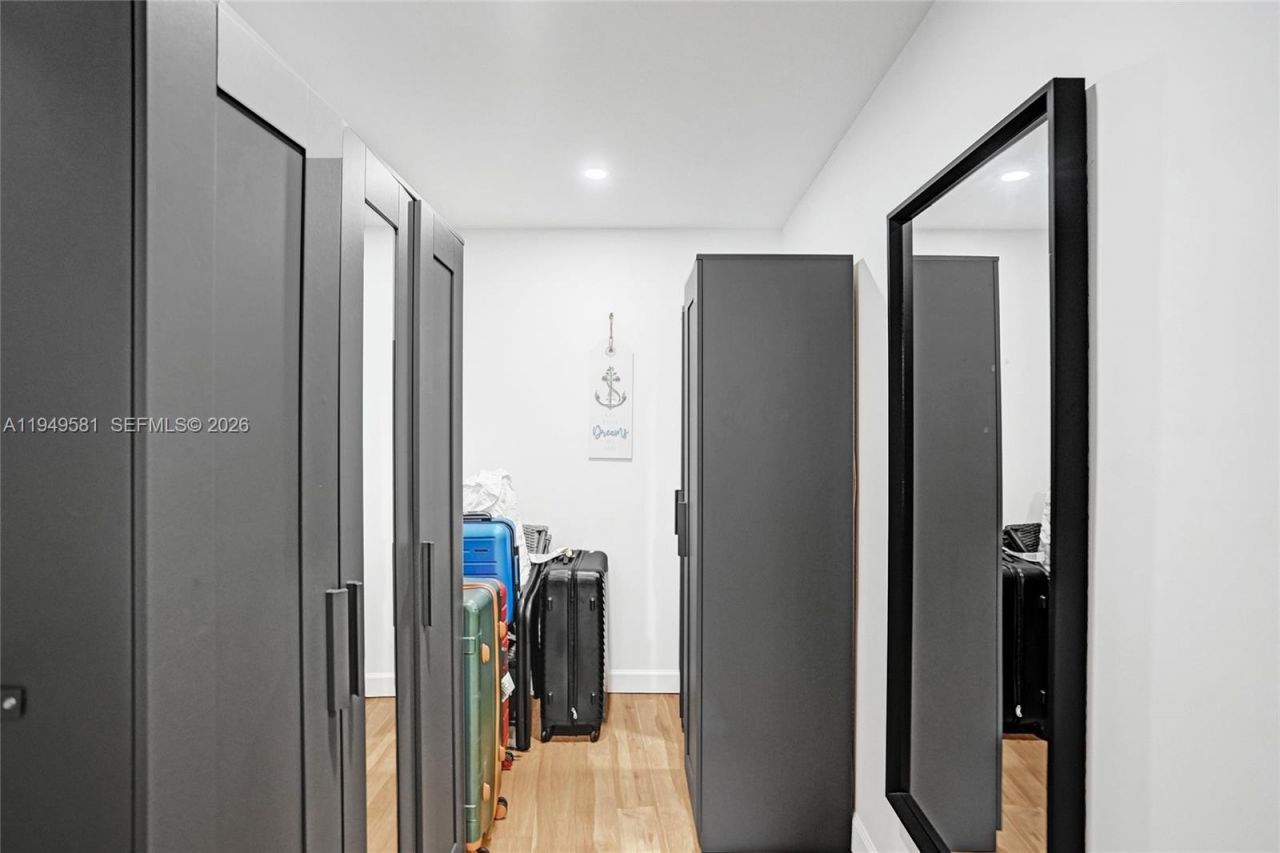 401 Golden Isles Dr , Unit 302, Hallandale Beach, FL 33009 Photo