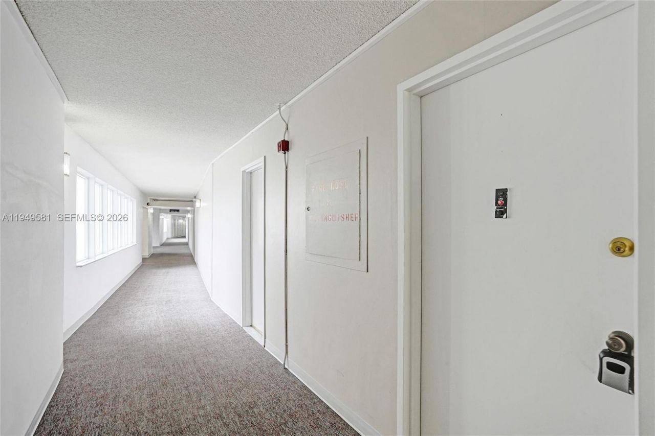 401 Golden Isles Dr , Unit 302, Hallandale Beach, FL 33009 Photo