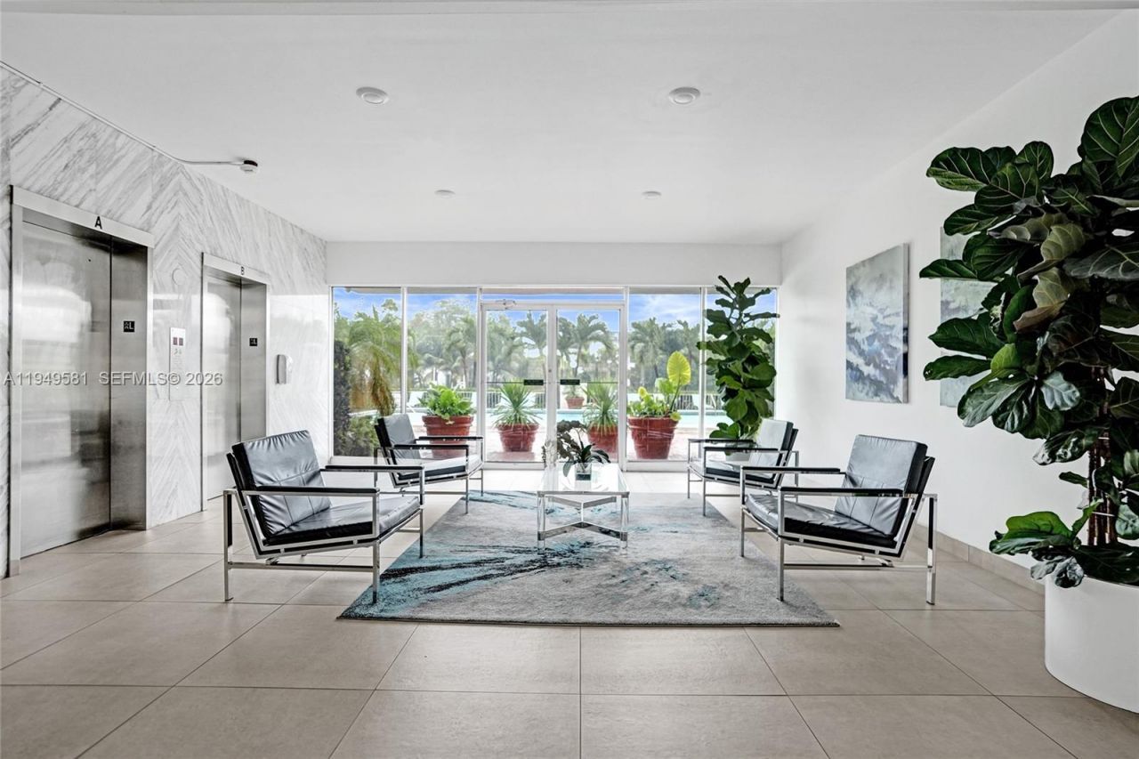 401 Golden Isles Dr , Unit 302, Hallandale Beach, FL 33009 Photo