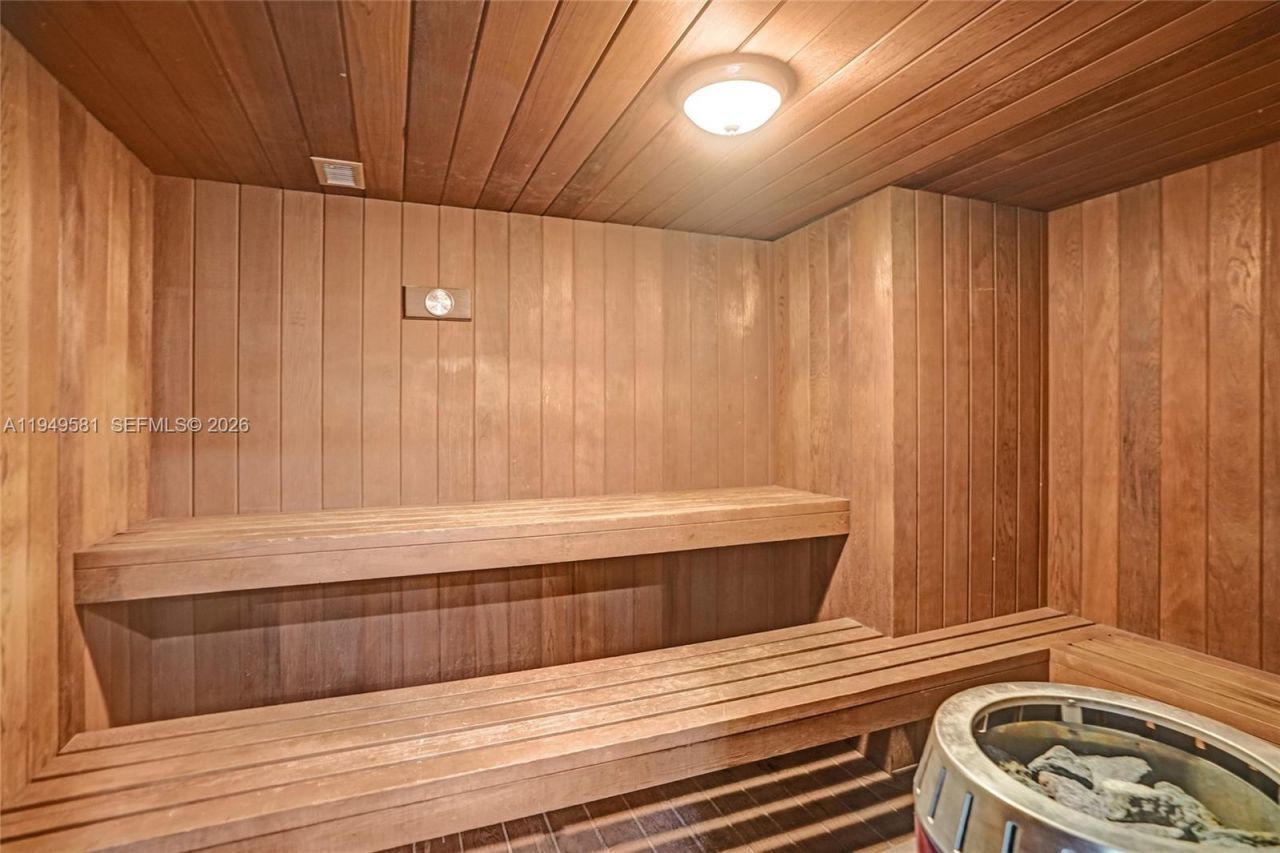 401 Golden Isles Dr , Unit 302, Hallandale Beach, FL 33009 Photo