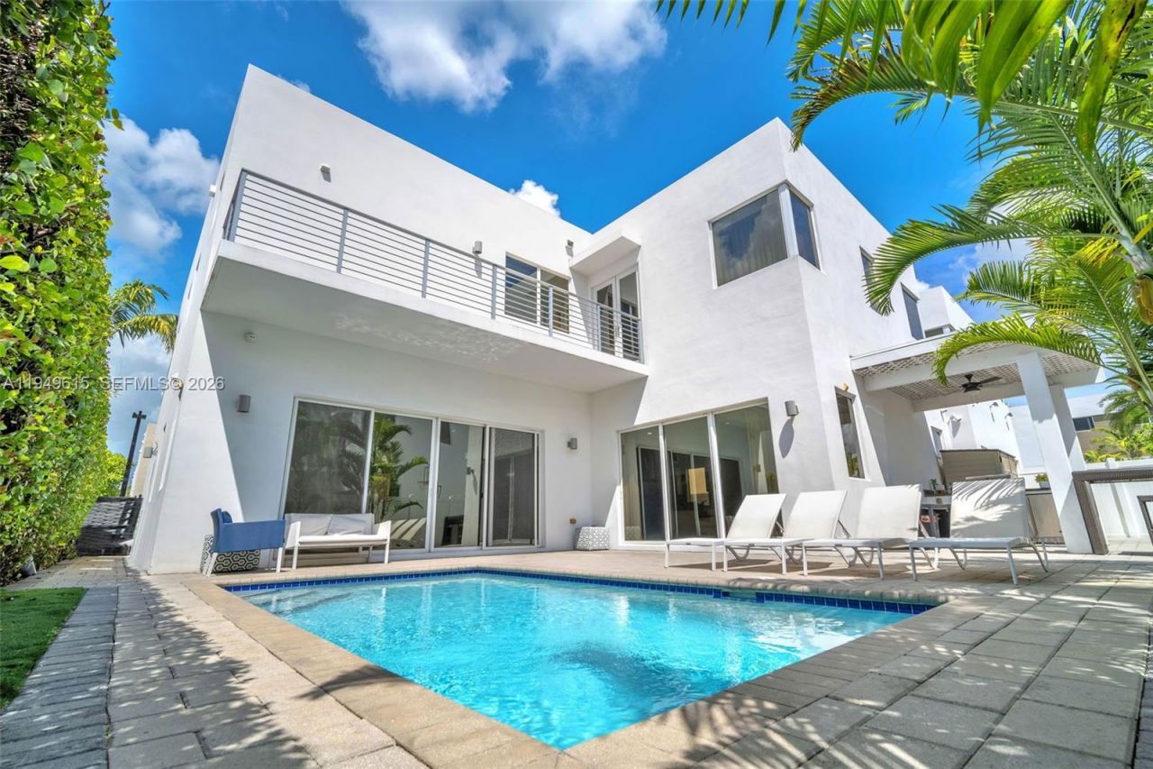 7457 NW 101st Ave, Unit 7457, Doral, FL 33178 Photo