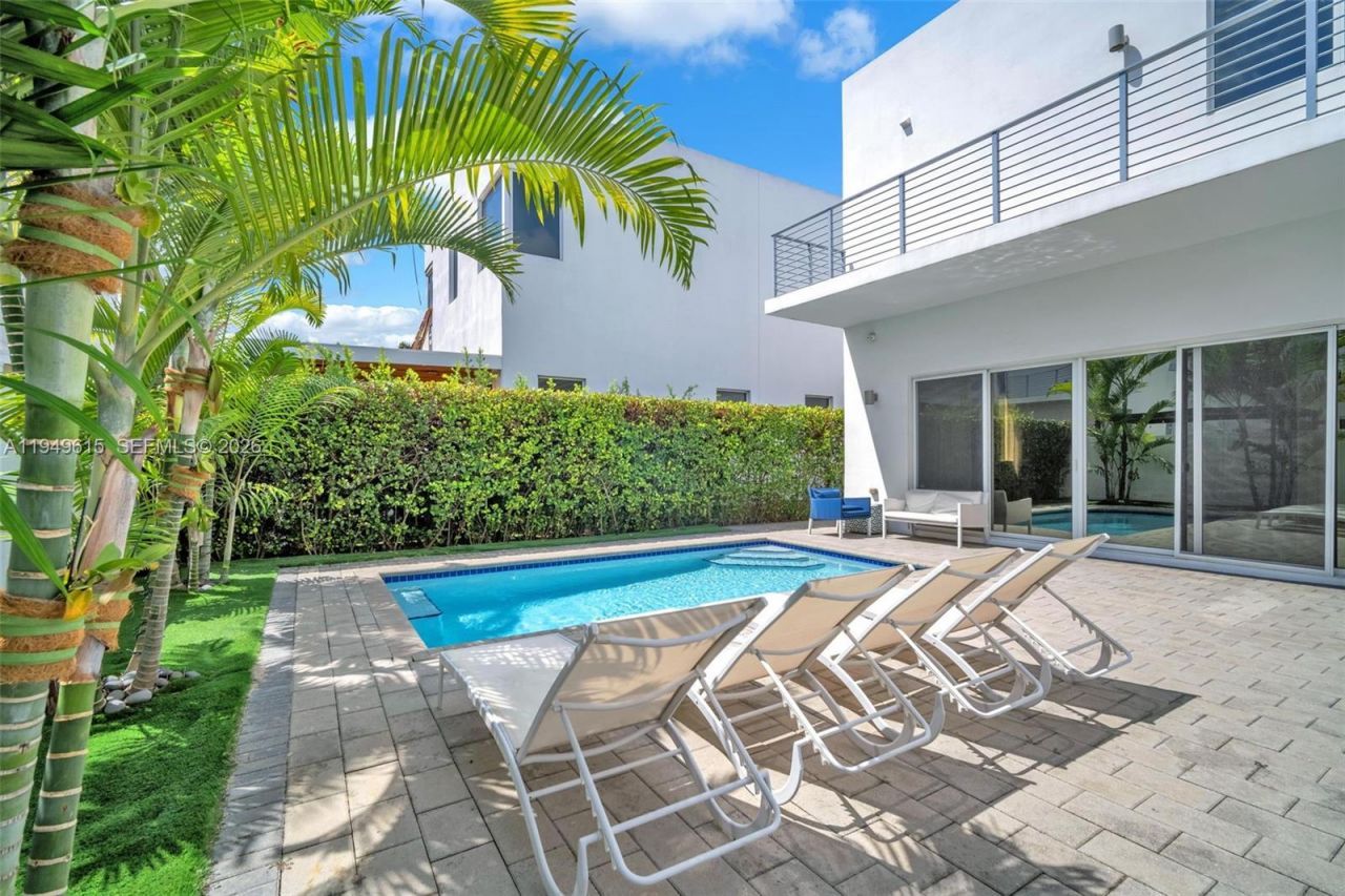 7457 NW 101st Ave, Unit 7457, Doral, FL 33178 Photo