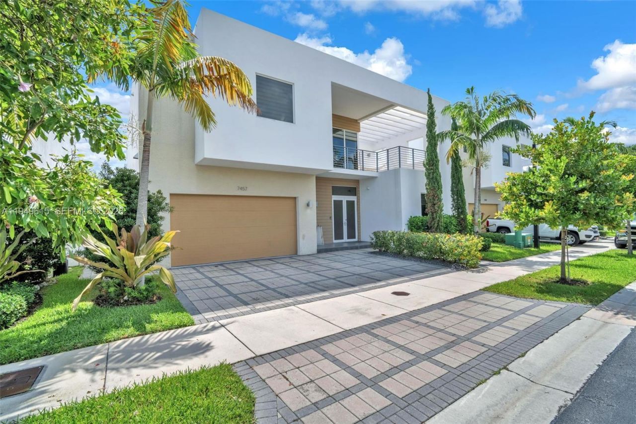 7457 NW 101st Ave, Unit 7457, Doral, FL 33178 Photo