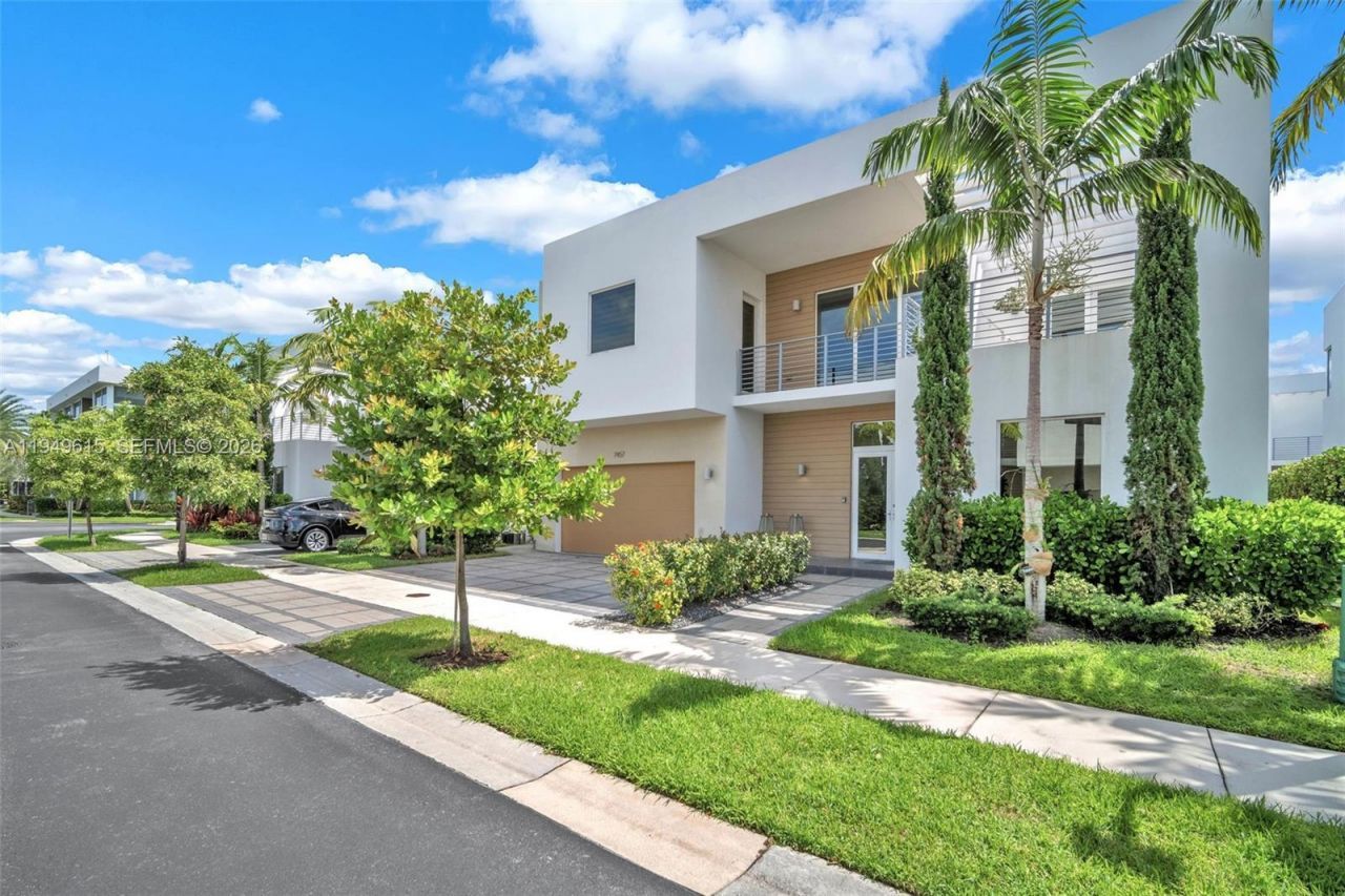 7457 NW 101st Ave, Unit 7457, Doral, FL 33178 Photo