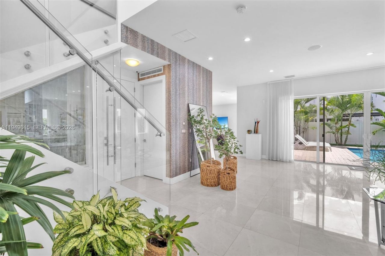 7457 NW 101st Ave, Unit 7457, Doral, FL 33178 Photo