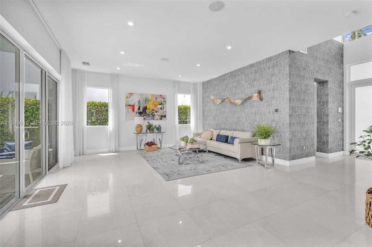 7457 NW 101st Ave, Unit 7457, Doral, FL 33178 Photo