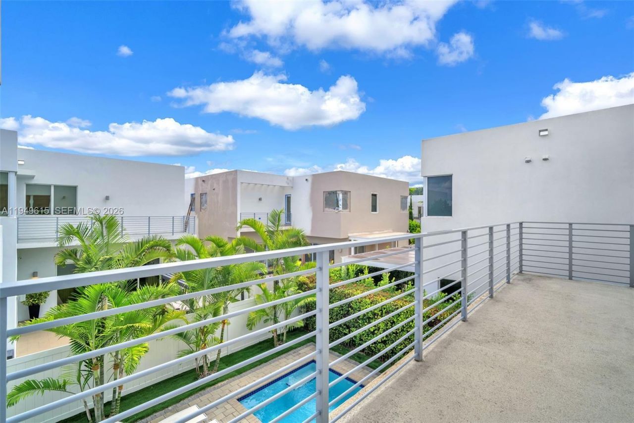 7457 NW 101st Ave, Unit 7457, Doral, FL 33178 Photo