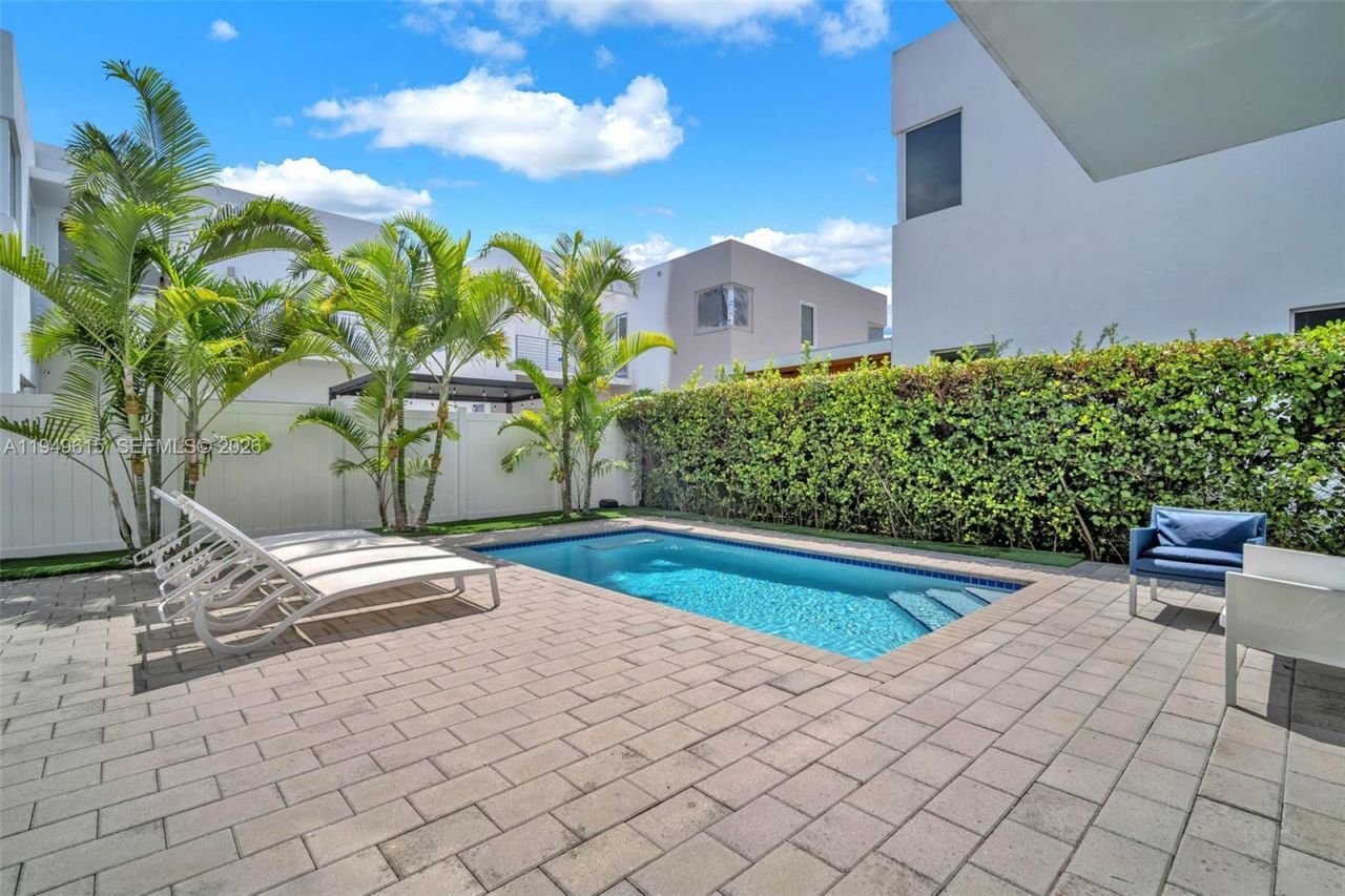 7457 NW 101st Ave, Unit 7457, Doral, FL 33178 Photo