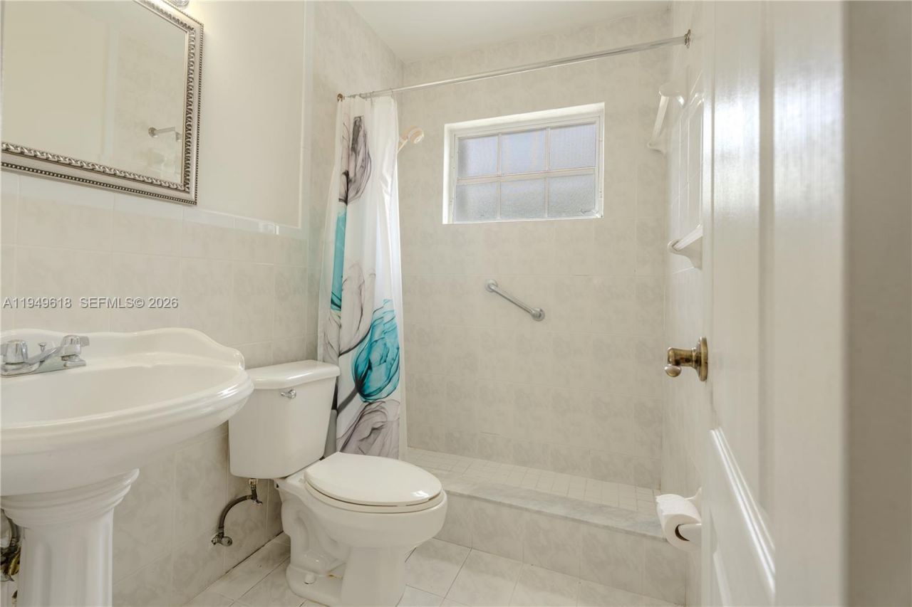 2431 SW 124 Ave, Miami, FL 33175 Photo