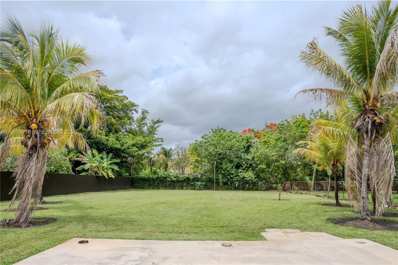 2431 SW 124 Ave, Miami, FL 33175 Photo