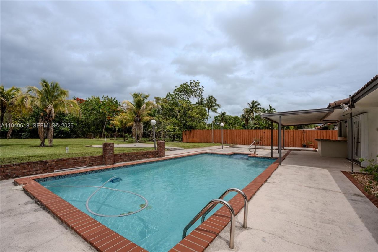 2431 SW 124 Ave, Miami, FL 33175 Photo