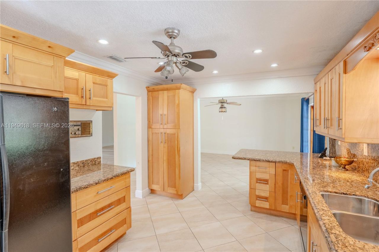 2431 SW 124 Ave, Miami, FL 33175 Photo