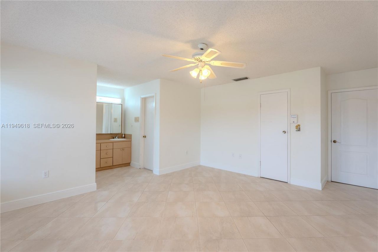 2431 SW 124 Ave, Miami, FL 33175 Photo
