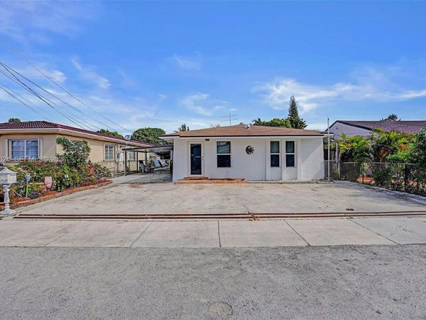 901 NW 34th Ave, Miami, FL 33125