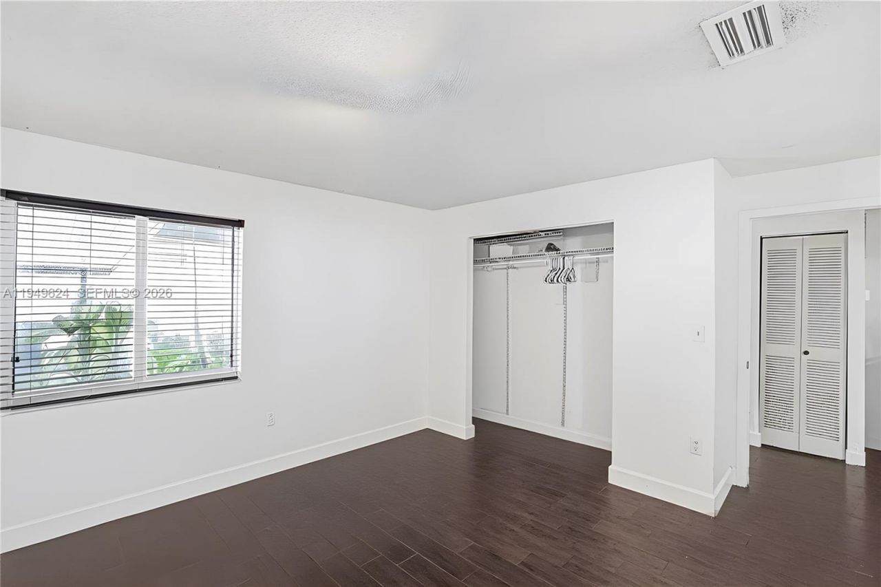 901 NW 34th Ave, Miami, FL 33125 Photo