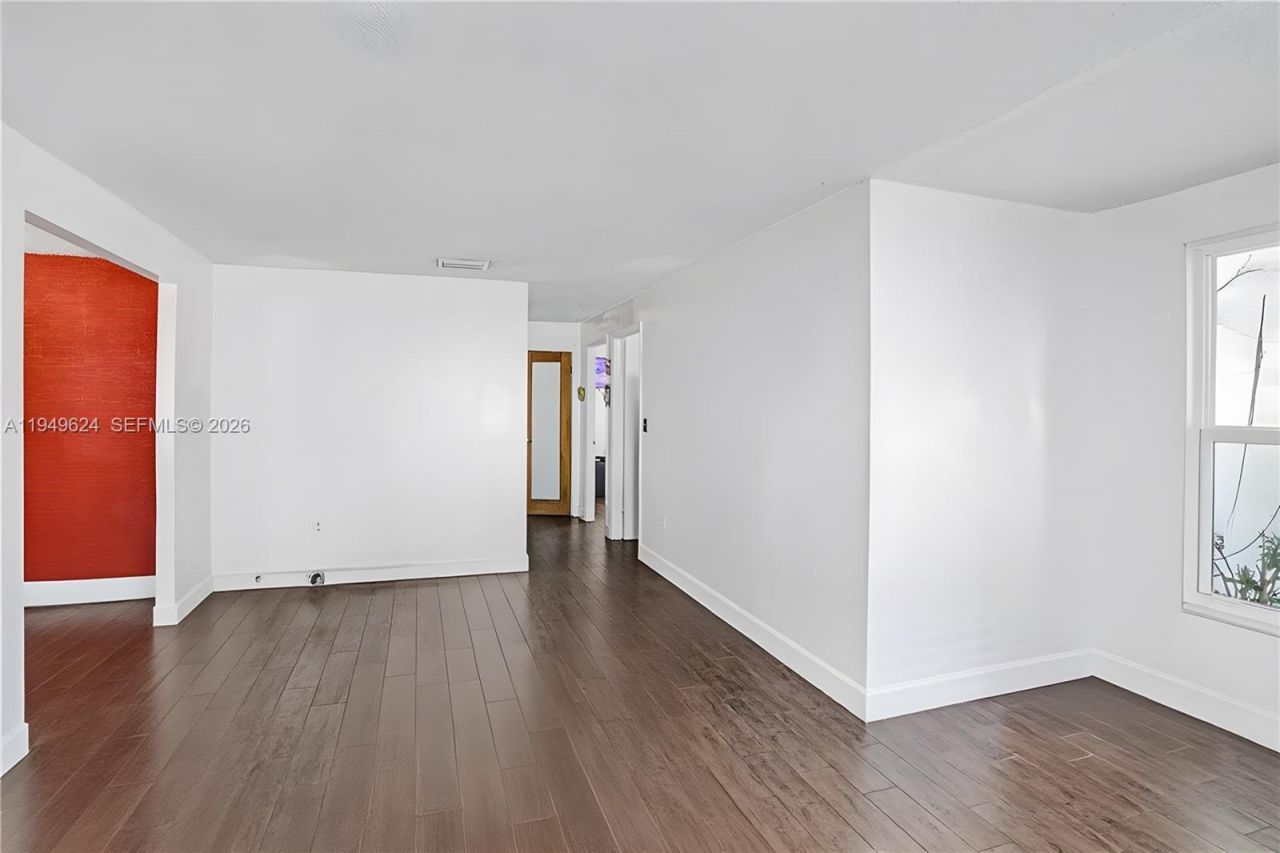 901 NW 34th Ave, Miami, FL 33125 Photo