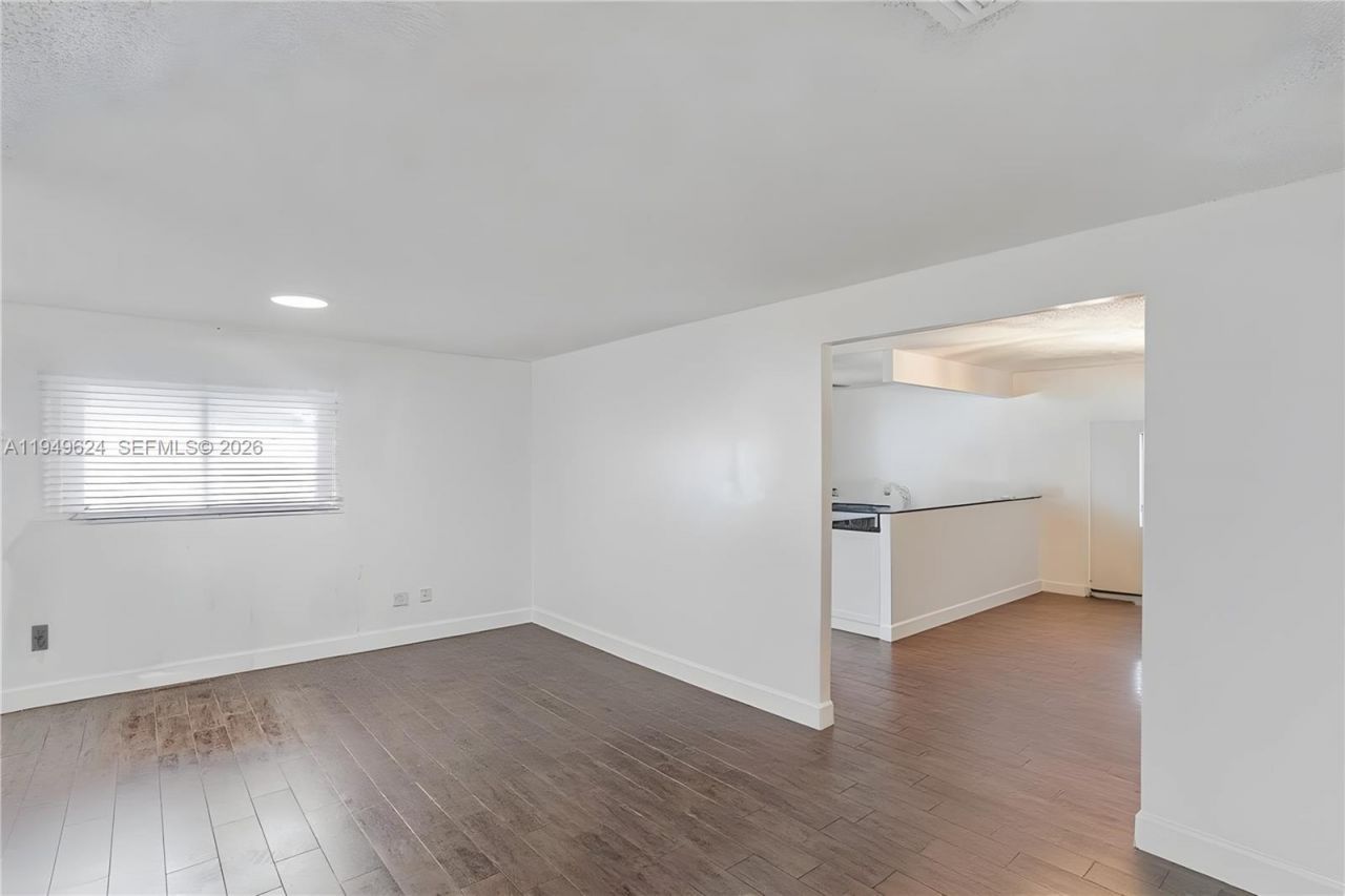 901 NW 34th Ave, Miami, FL 33125 Photo